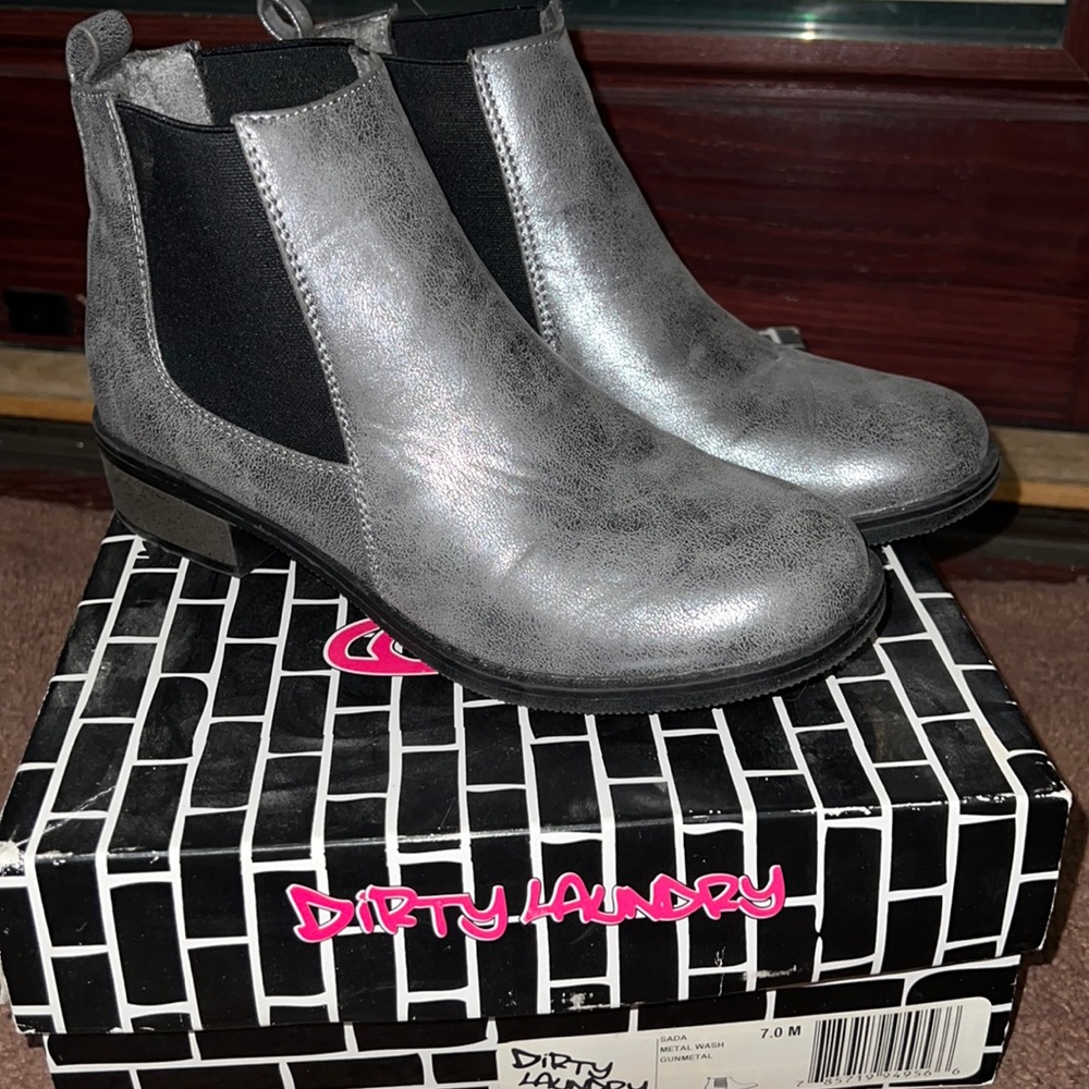 Dirty Laundry- Sada gunmetal ankle boot- 7